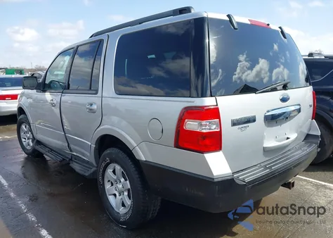 2010 Ford Expedition Xlt z USA, uszkodzony, nr VIN 1FMJU1F57AEA69561